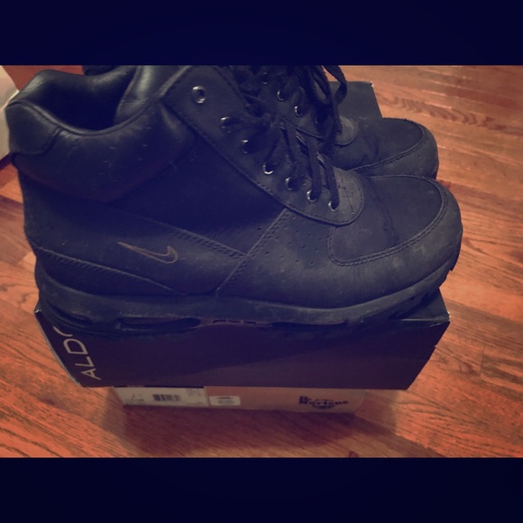 Nike ACG Boots - Picture 1 of 2